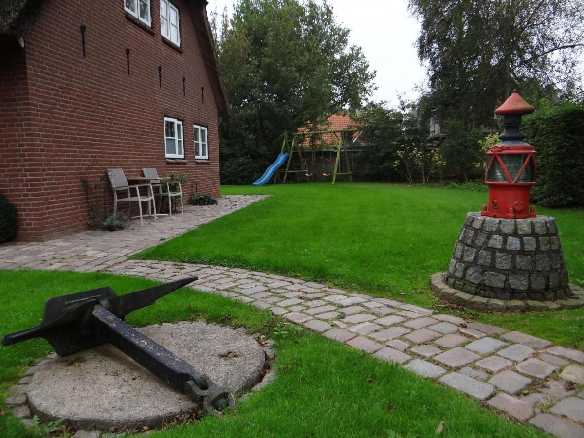 Ferienwohnung-Dg-Im-Reetdachhaus-Im-Ort-Welt Exterior foto